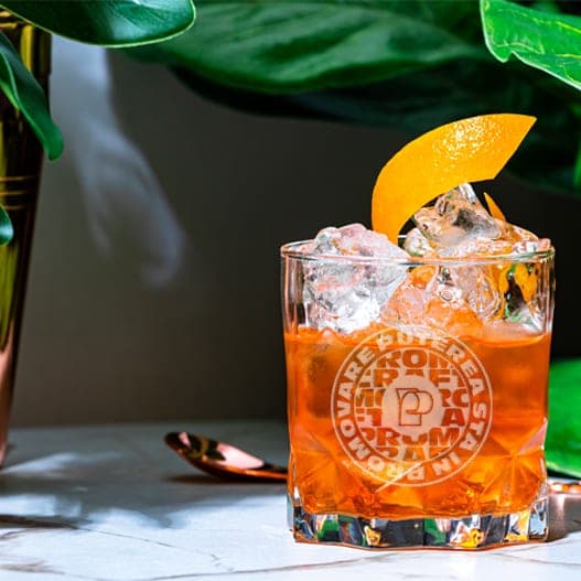 Gravírozott poharak – Kifinomult elegancia minden részletben.